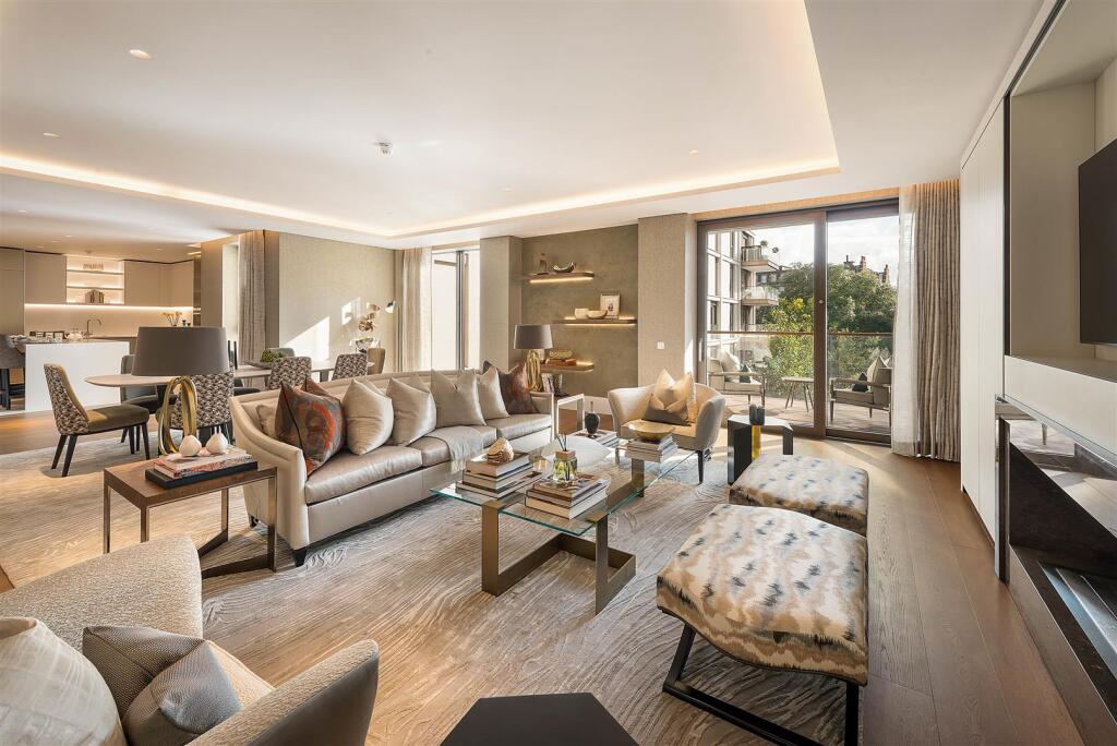 3 bed Apartment for rent in Kensington. From Mark Tunstall Property