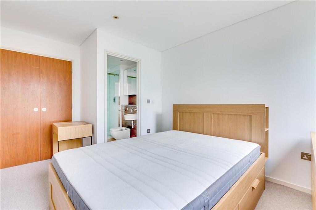 2 bed 1st Floor Flat for rent in Clapham. From Marsh & Parsons - Balham & Clapham South