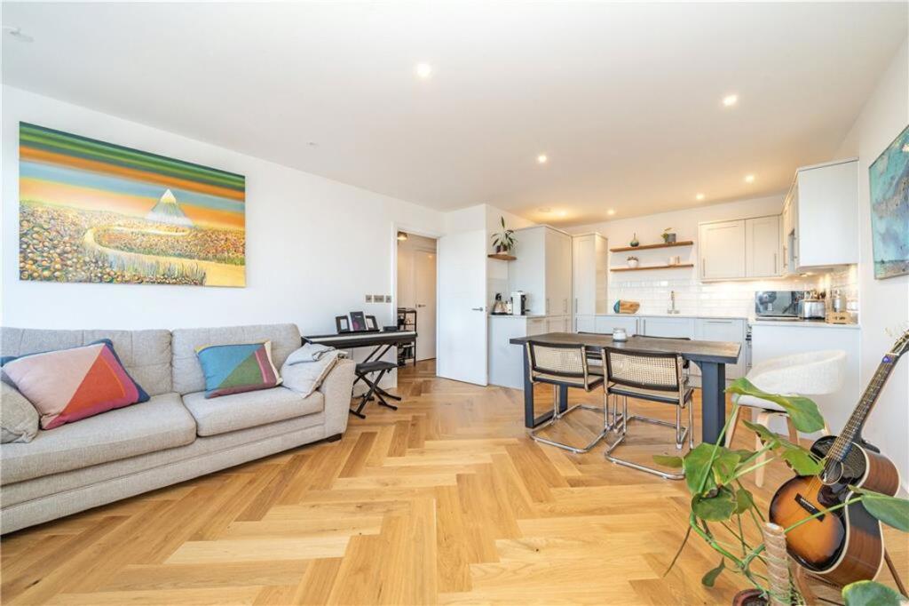 1 bed 1st Floor Flat for rent in Clapham. From Marsh & Parsons - Balham & Clapham South