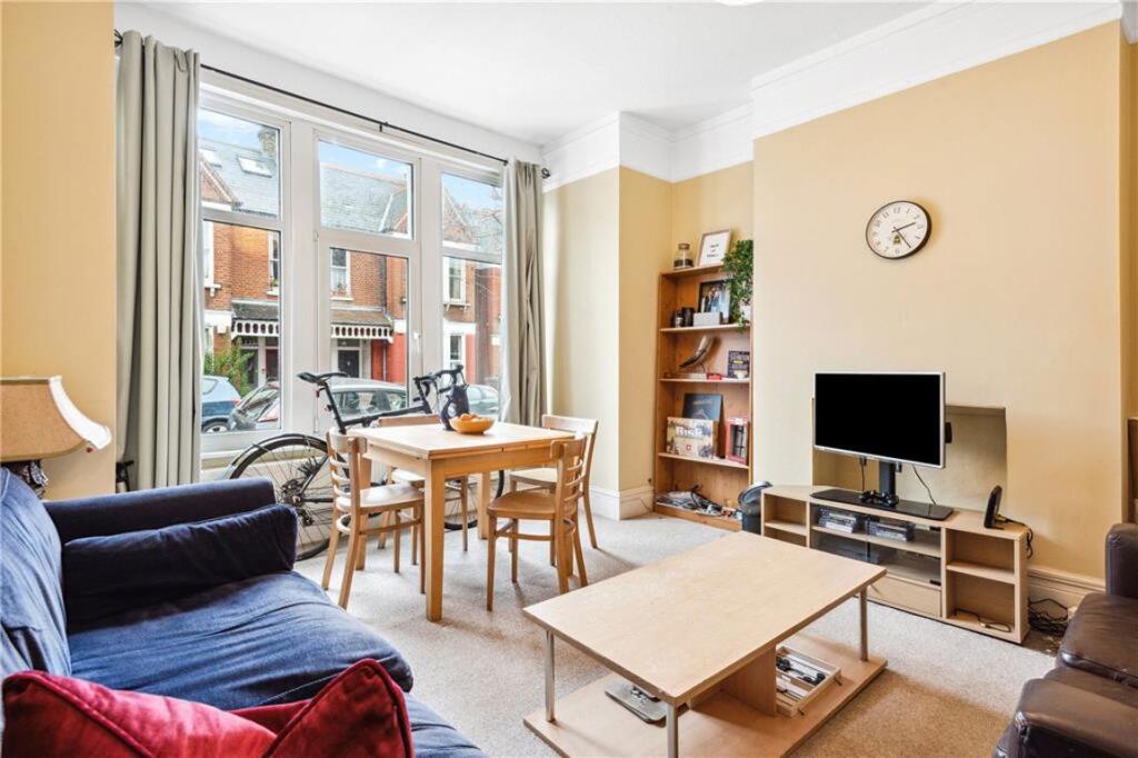2 bed 1st Floor Flat for rent in Clapham. From Marsh & Parsons - Balham & Clapham South 2 bed 1st Floor Flat for rent in Clapham. From Marsh & Parsons - Balham & Clapham South