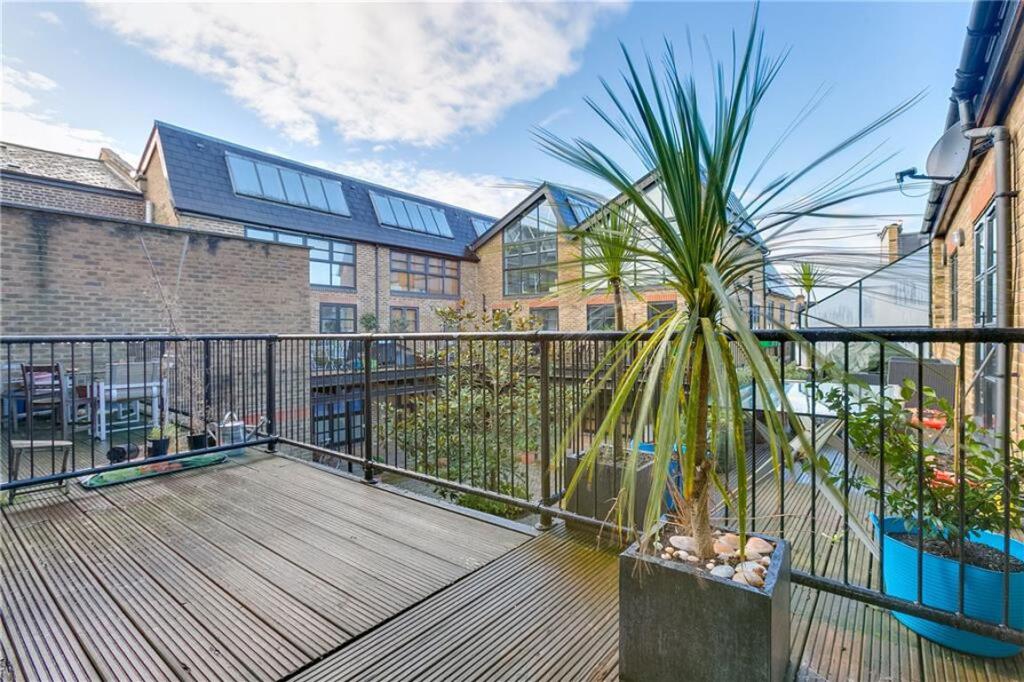 2 bed Detached for rent in Clapham. From Marsh & Parsons - Balham & Clapham South 2 bed Detached for rent in Clapham. From Marsh & Parsons - Balham & Clapham South