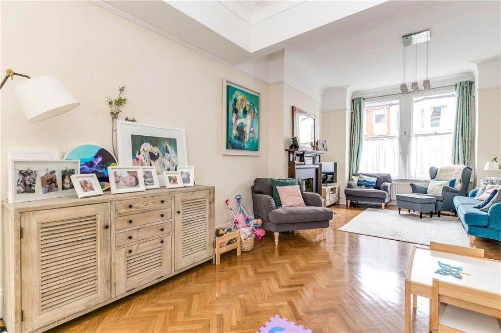 3 bed Detached for rent in Clapham. From Marsh & Parsons - Balham & Clapham South