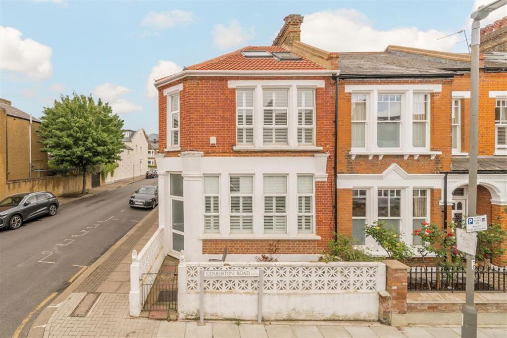 4 bed Mid Terraced House for rent in Streatham. From Marsh & Parsons - Balham & Clapham South