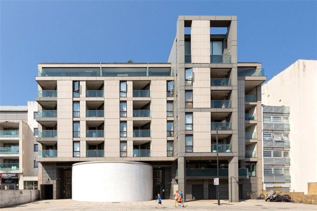 1 bed 1st Floor Flat for rent in Clapham. From Marsh & Parsons - Balham & Clapham South