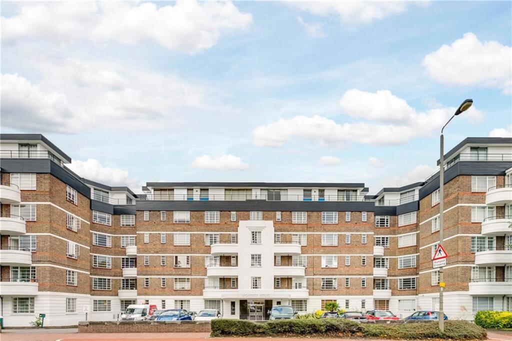 2 bed 1st Floor Flat for rent in Clapham. From Marsh & Parsons - Balham & Clapham South