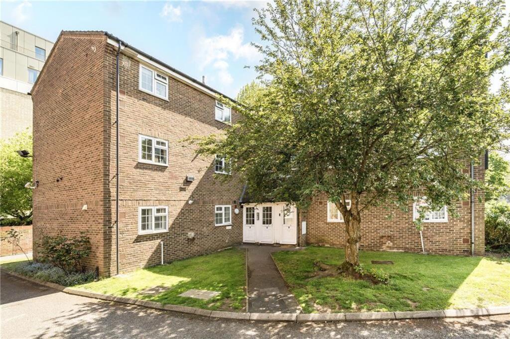 2 bed 1st Floor Flat for rent in Streatham. From Marsh & Parsons - Balham & Clapham South