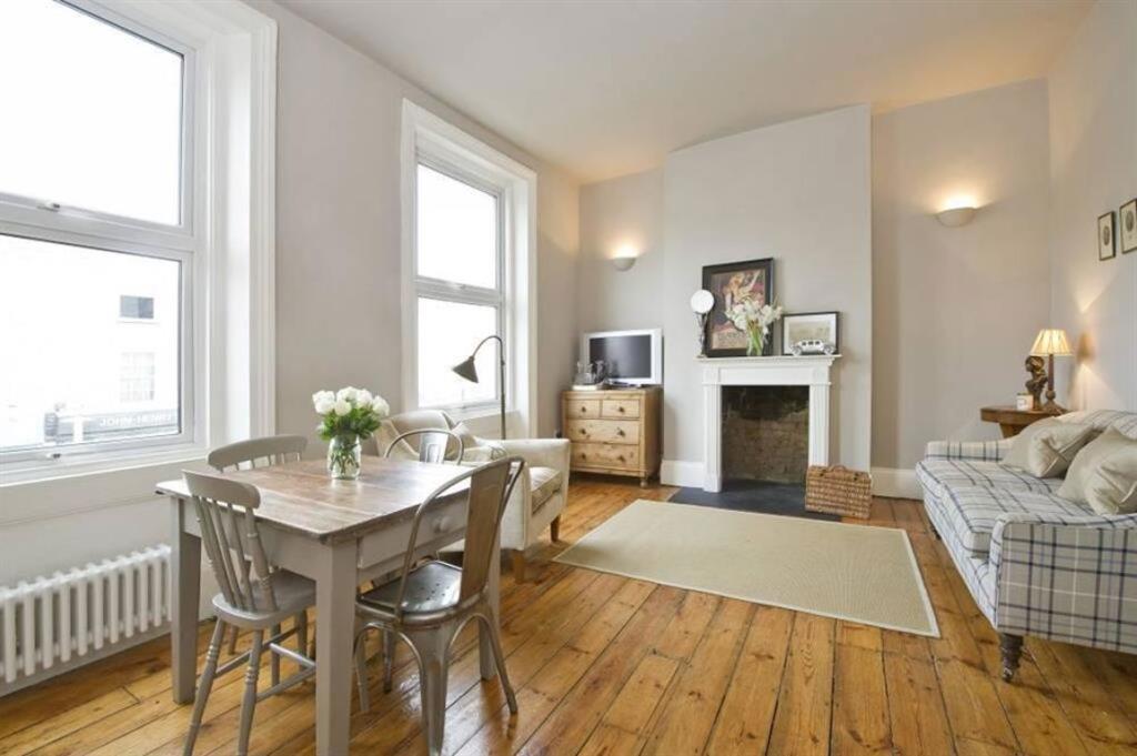 2 bed 1st Floor Flat for rent in London. From Marsh & Parsons - Barnes & East Sheen