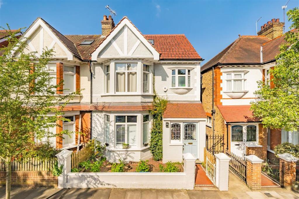 5 bed Mid Terraced House for rent in Barnes. From Marsh & Parsons - Barnes & East Sheen