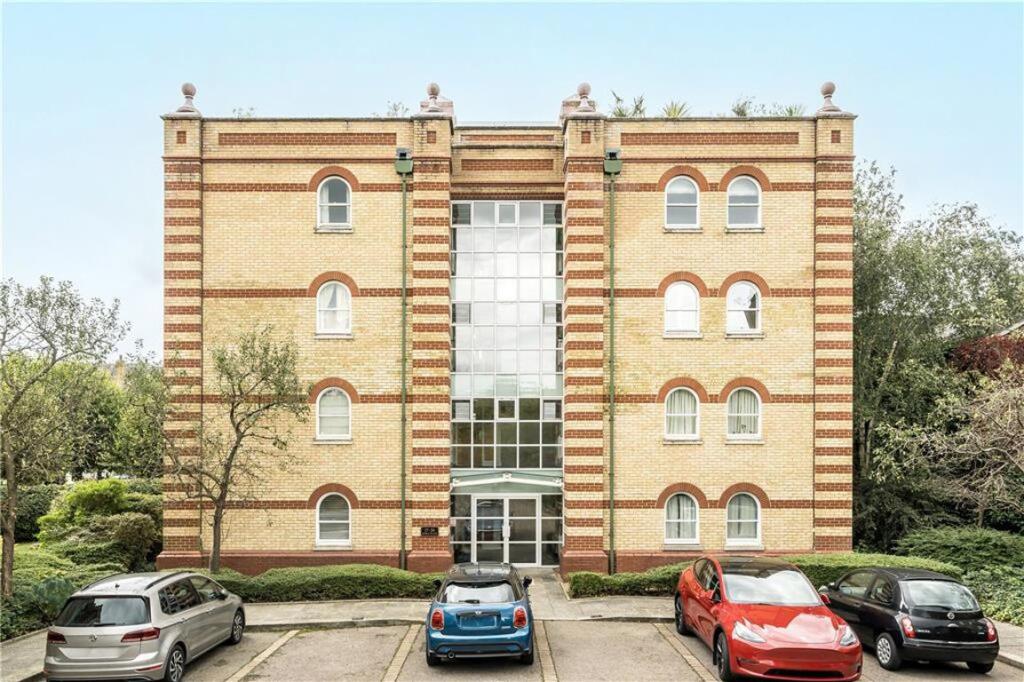 2 bed 1st Floor Flat for rent in Barnes. From Marsh & Parsons - Barnes & East Sheen