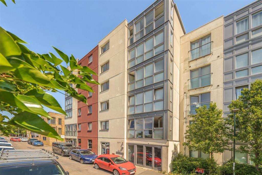 1 bed 1st Floor Flat for rent in Richmond. From Marsh & Parsons - Barnes & East Sheen