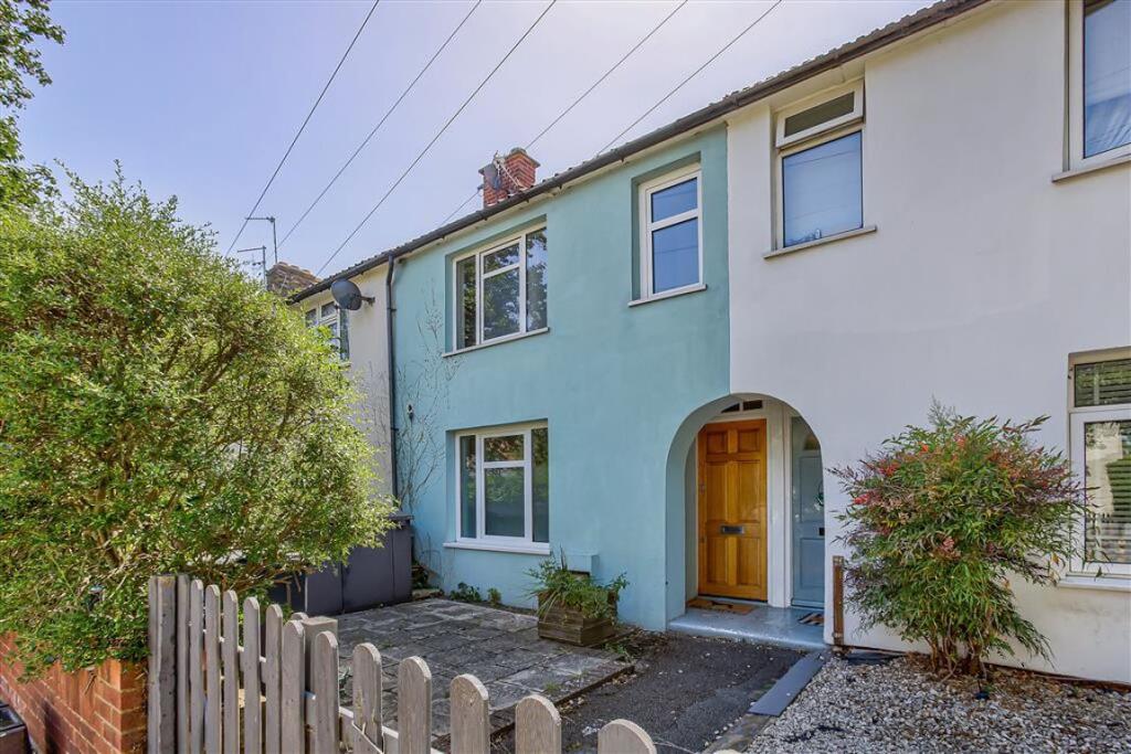 3 bed Detached for rent in Barnes. From Marsh & Parsons - Barnes & East Sheen