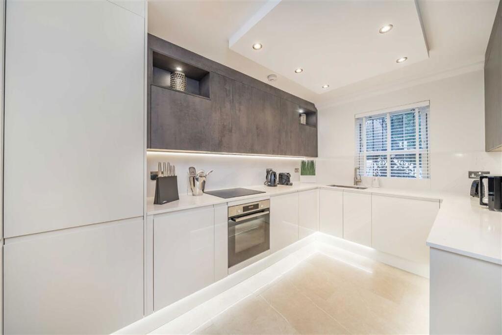 4 bed Detached for rent in London. From Marsh & Parsons - Battersea