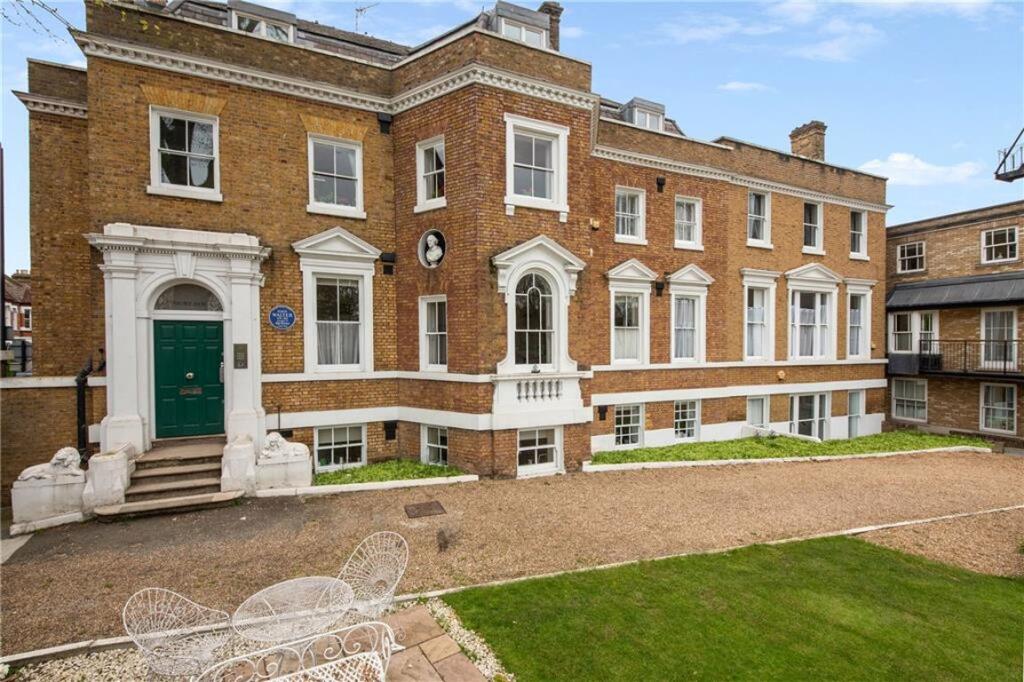 2 bed 1st Floor Flat for rent in London. From Marsh & Parsons - Battersea