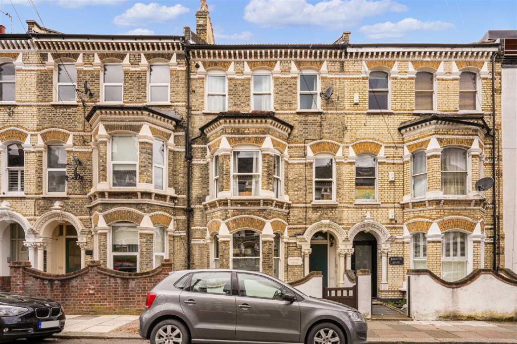 1 bed 1st Floor Flat for rent in Battersea. From Marsh & Parsons - Battersea