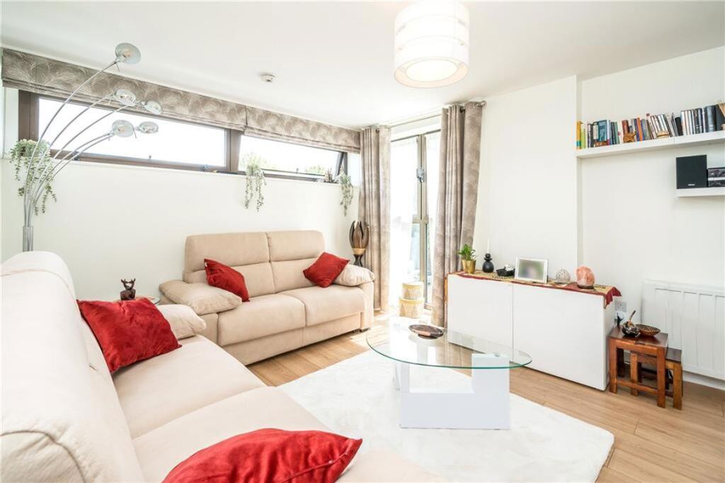 1 bed 1st Floor Flat for rent in Battersea. From Marsh & Parsons - Battersea
