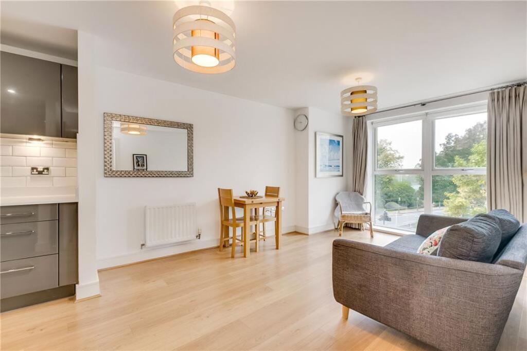 2 bed 1st Floor Flat for rent in London. From Marsh & Parsons - Battersea