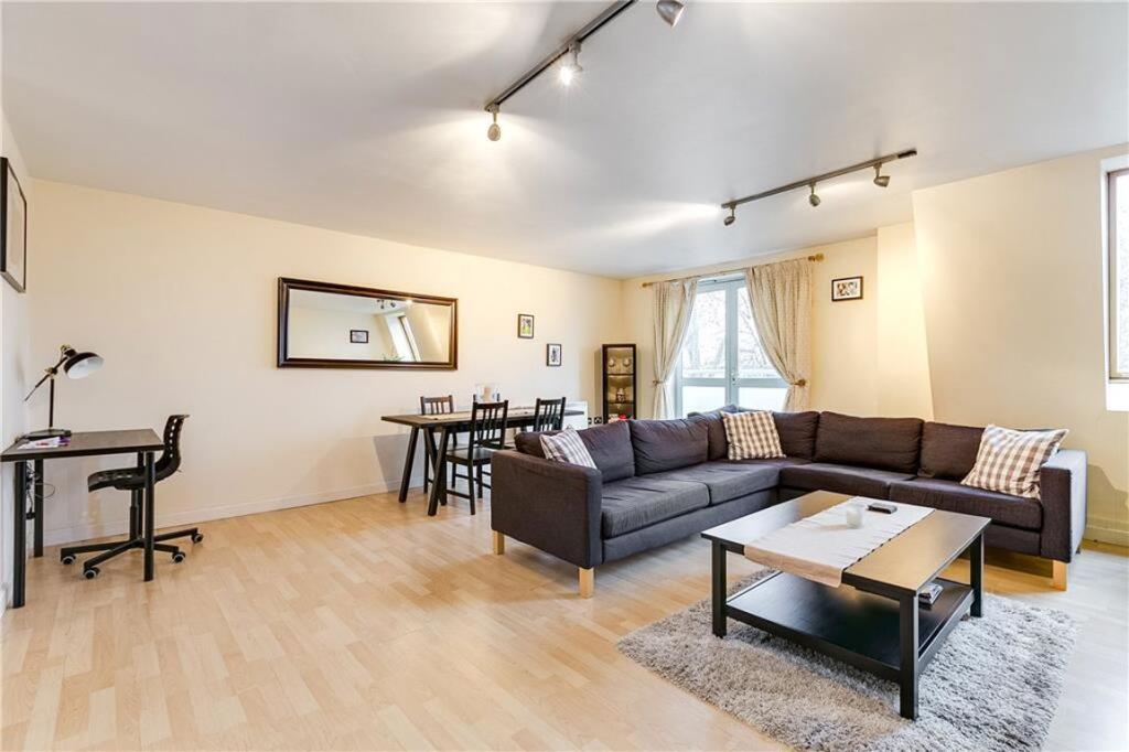 2 bed 1st Floor Flat for rent in London. From Marsh & Parsons - Battersea 2 bed 1st Floor Flat for rent in London. From Marsh & Parsons - Battersea