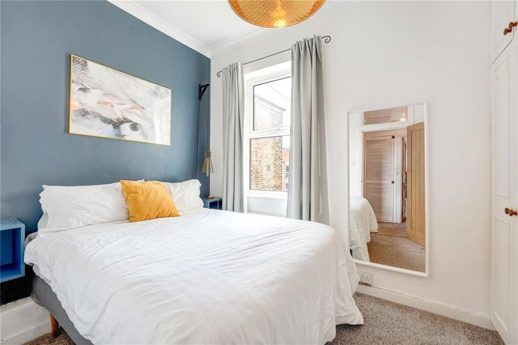 1 bed 1st Floor Flat for rent in Battersea. From Marsh & Parsons - Battersea