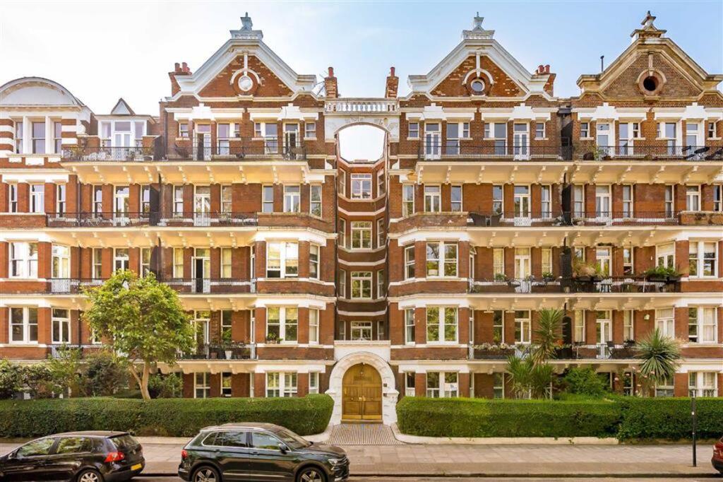 2 bed 1st Floor Flat for rent in Battersea. From Marsh & Parsons - Battersea