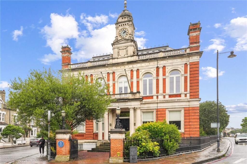 2 bed 1st Floor Flat for rent in London. From Marsh & Parsons - Battersea