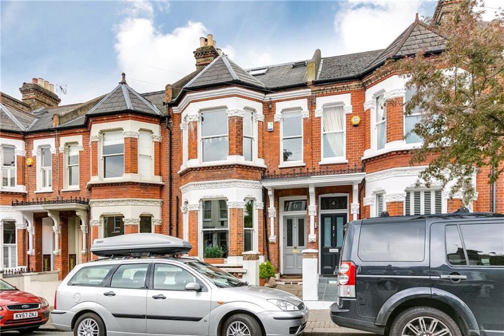 5 bed Detached for rent in Battersea. From Marsh & Parsons - Battersea