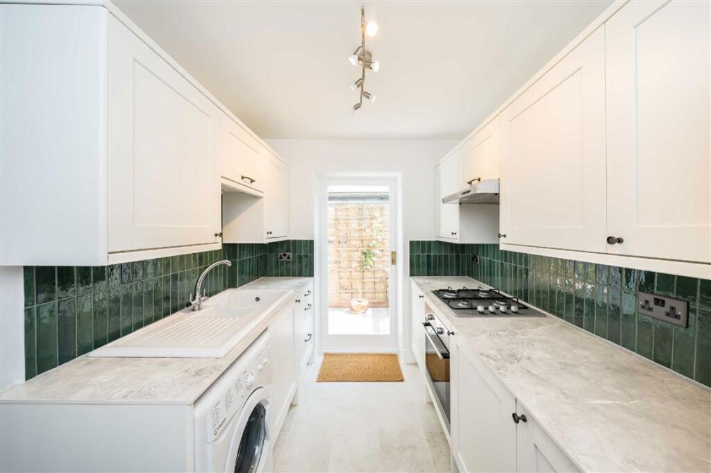 1 bed 1st Floor Flat for rent in Battersea. From Marsh & Parsons - Battersea 1 bed 1st Floor Flat for rent in Battersea. From Marsh & Parsons - Battersea