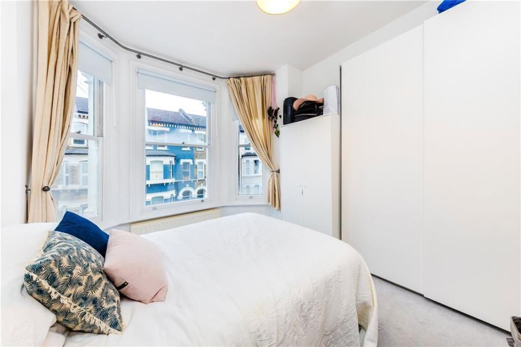 1 bed 1st Floor Flat for rent in London. From Marsh & Parsons - Battersea