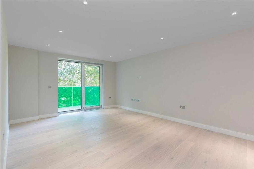 3 bed 1st Floor Flat for rent in Battersea. From Marsh & Parsons - Battersea