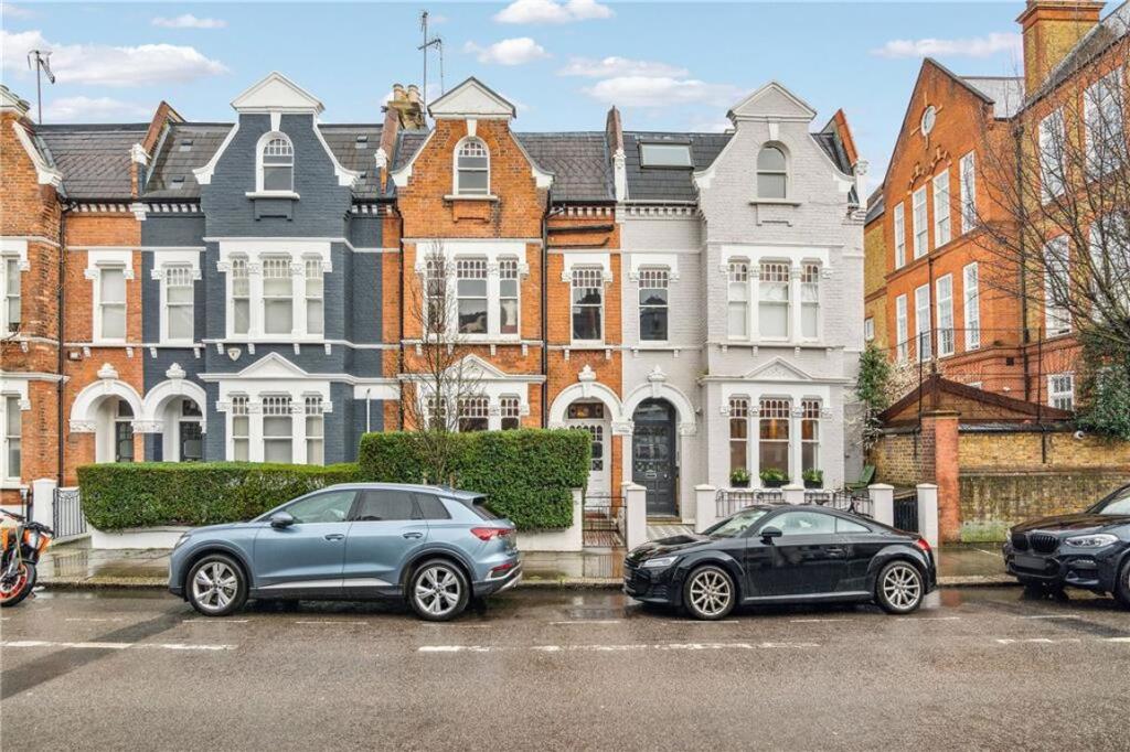 5 bed Mid Terraced House for rent in London. From Marsh & Parsons - Brook Green 5 bed Mid Terraced House for rent in London. From Marsh & Parsons - Brook Green