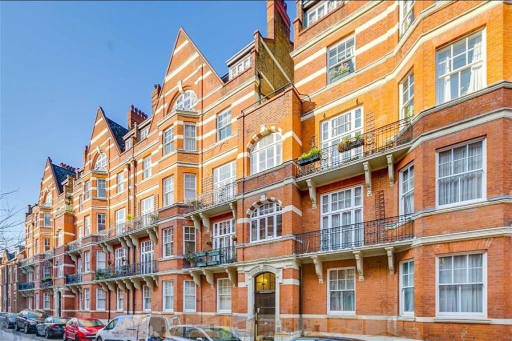 2 bed 1st Floor Flat for rent in London. From Marsh & Parsons - Brook Green