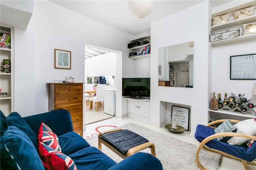 1 bed 1st Floor Flat for rent in Hammersmith. From Marsh & Parsons - Brook Green