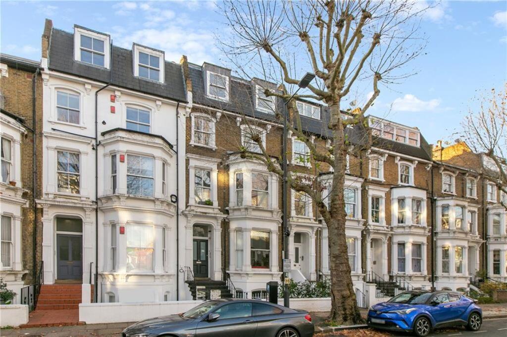 1 bed 1st Floor Flat for rent in Hammersmith. From Marsh & Parsons - Brook Green