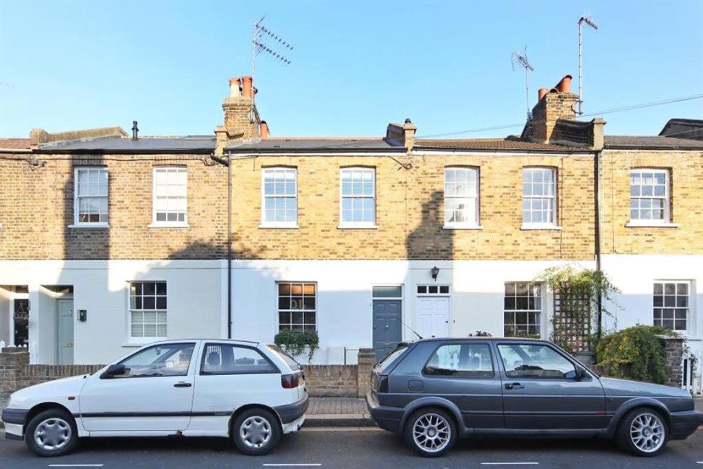 2 bed Detached for rent in London. From Marsh & Parsons - Brook Green