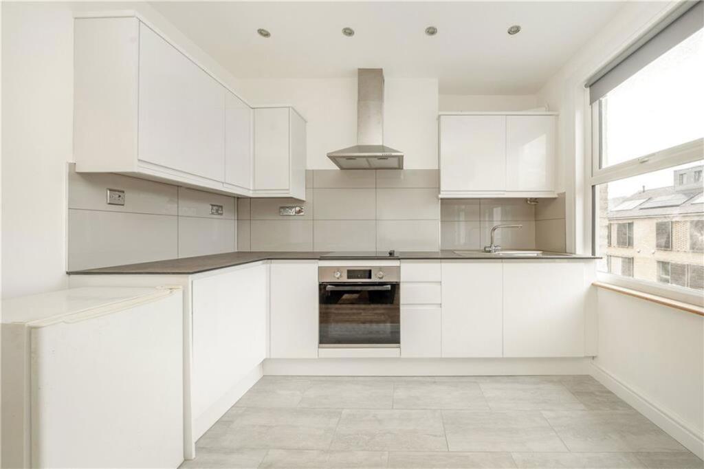 1 bed 1st Floor Flat for rent in Hammersmith. From Marsh & Parsons - Brook Green