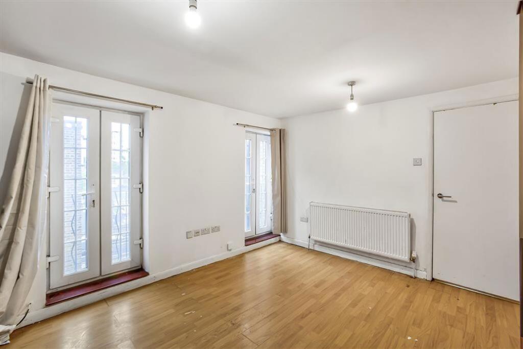 4 bed 1st Floor Flat for rent in London. From Marsh & Parsons - Brook Green