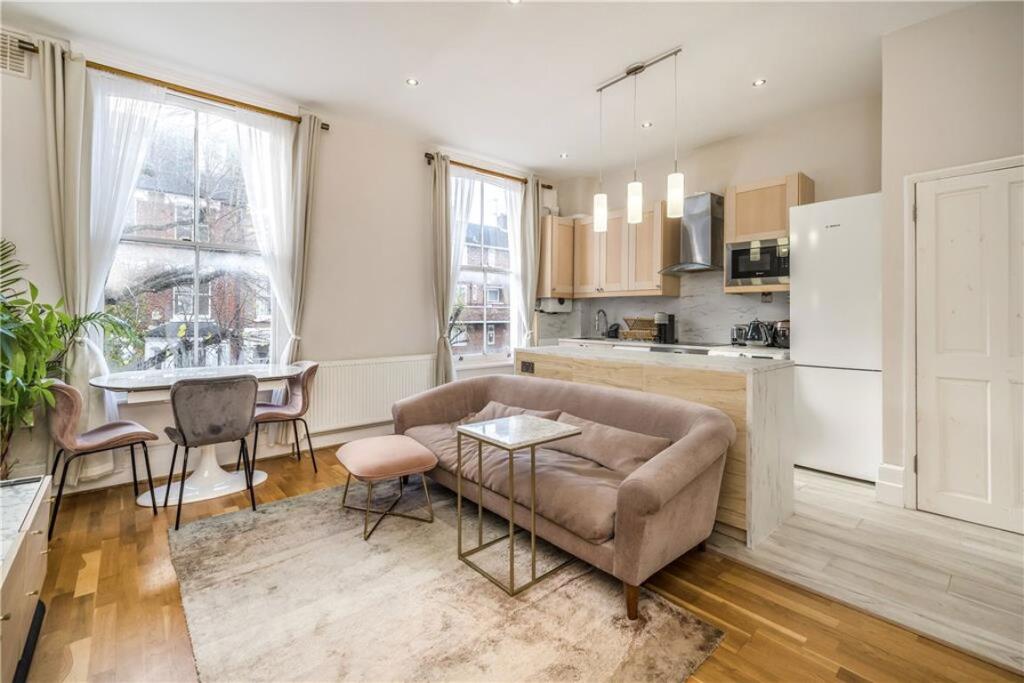 1 bed 1st Floor Flat for rent in London. From Marsh & Parsons - Brook Green