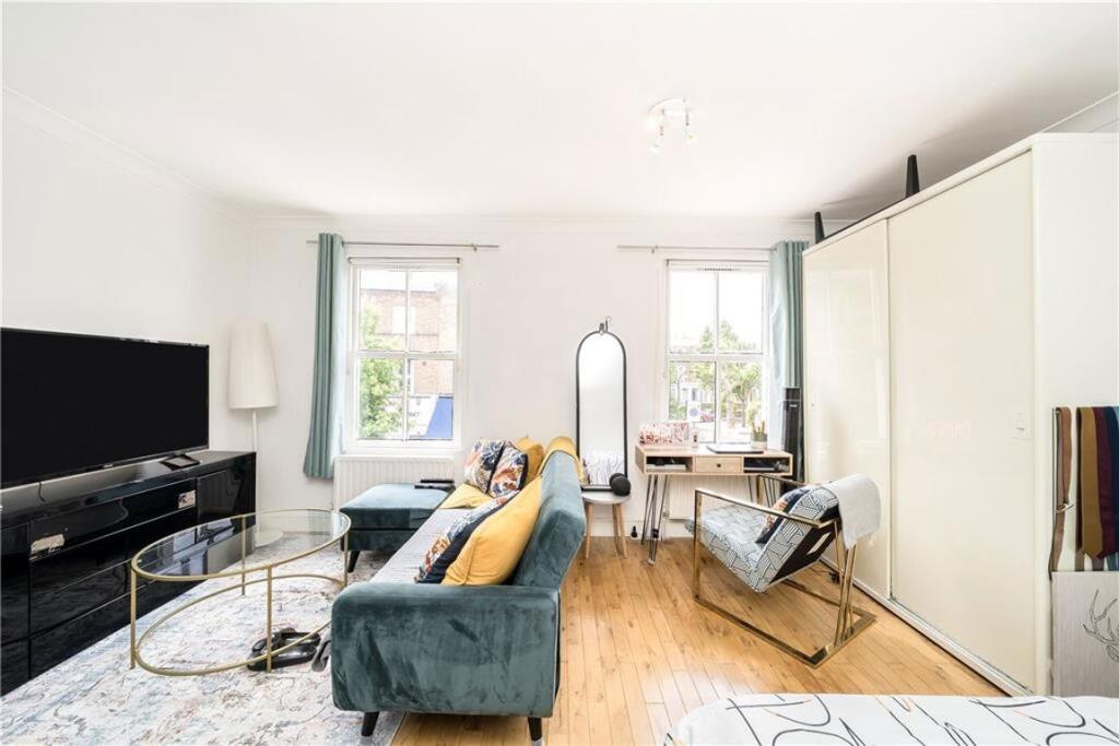 4 bed 1st Floor Flat for rent in London. From Marsh & Parsons - Brook Green