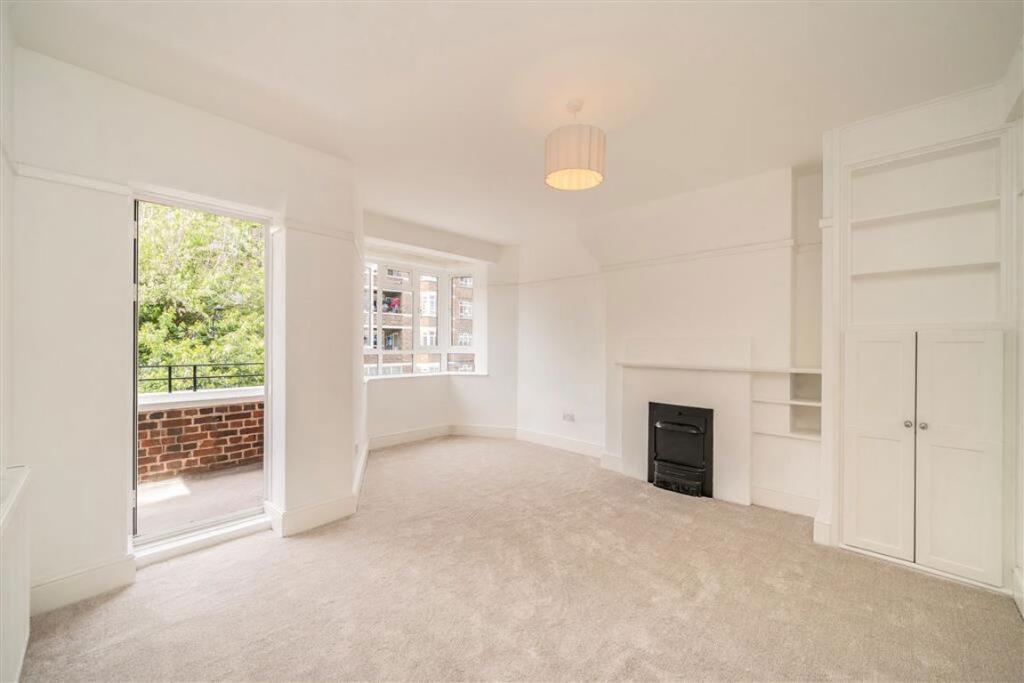 3 bed 1st Floor Flat for rent in Hammersmith. From Marsh & Parsons - Brook Green