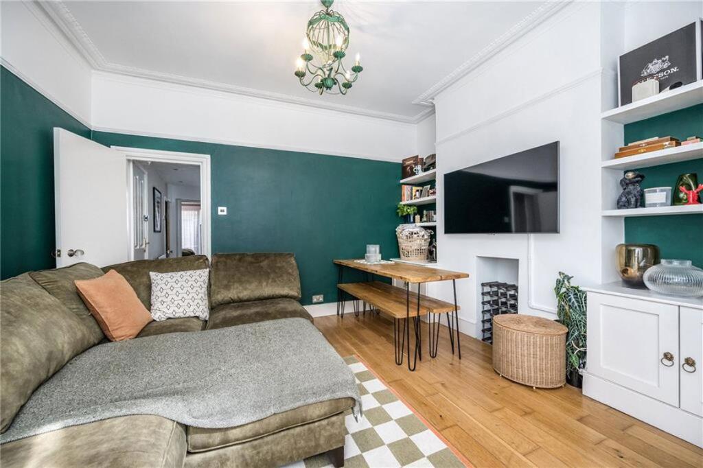 2 bed 1st Floor Flat for rent in London. From Marsh & Parsons - Brook Green