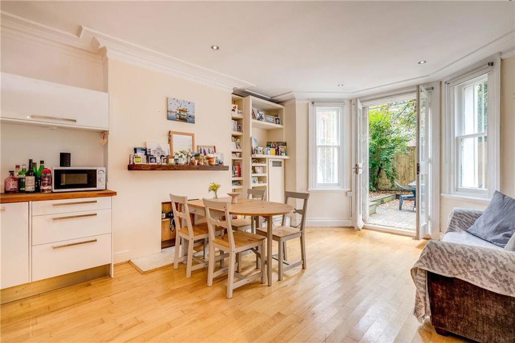1 bed 1st Floor Flat for rent in London. From Marsh & Parsons - Brook Green