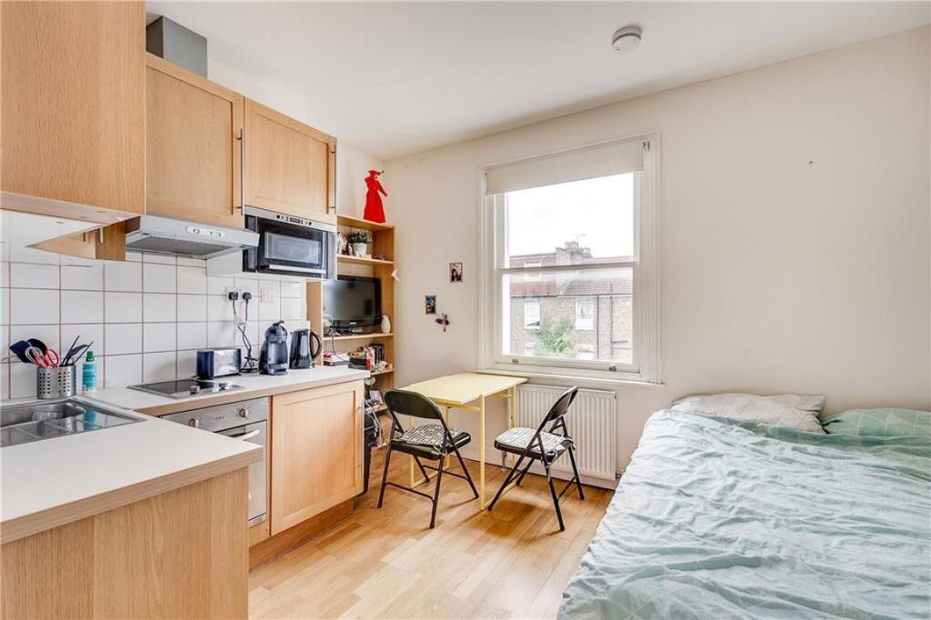 4 bed 1st Floor Flat for rent in Hammersmith. From Marsh & Parsons - Brook Green 4 bed 1st Floor Flat for rent in Hammersmith. From Marsh & Parsons - Brook Green