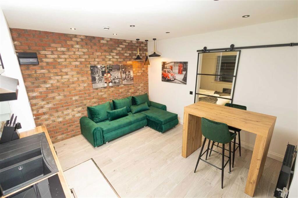 1 bed 1st Floor Flat for rent in Hammersmith. From Marsh & Parsons - Brook Green