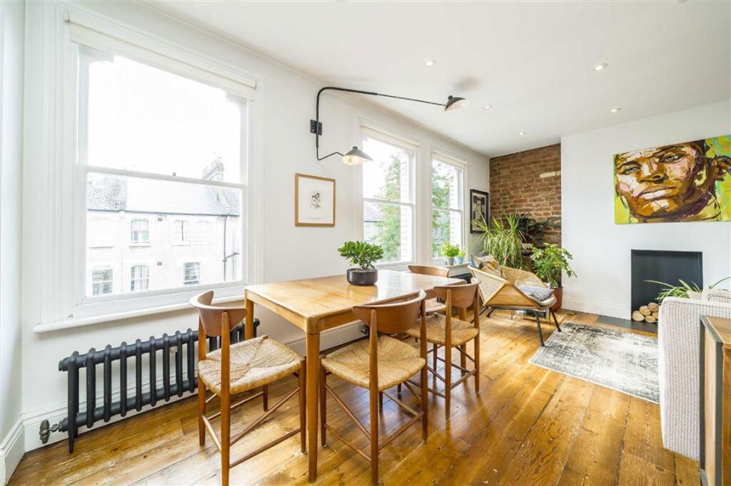 3 bed 1st Floor Flat for rent in Hammersmith. From Marsh & Parsons - Brook Green 3 bed 1st Floor Flat for rent in Hammersmith. From Marsh & Parsons - Brook Green
