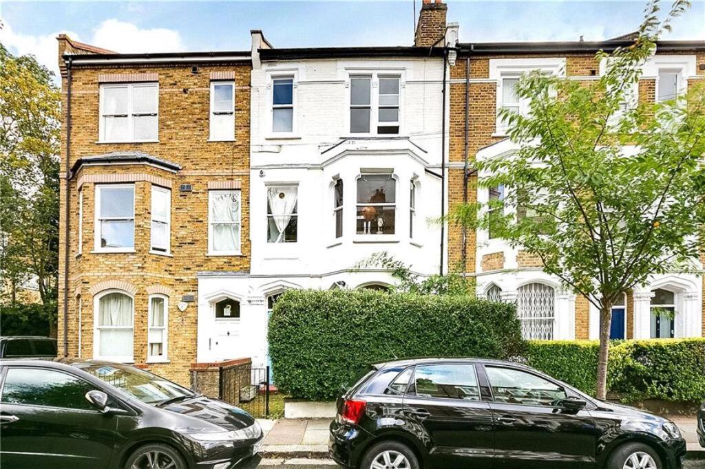 2 bed 1st Floor Flat for rent in Hammersmith. From Marsh & Parsons - Brook Green 2 bed 1st Floor Flat for rent in Hammersmith. From Marsh & Parsons - Brook Green