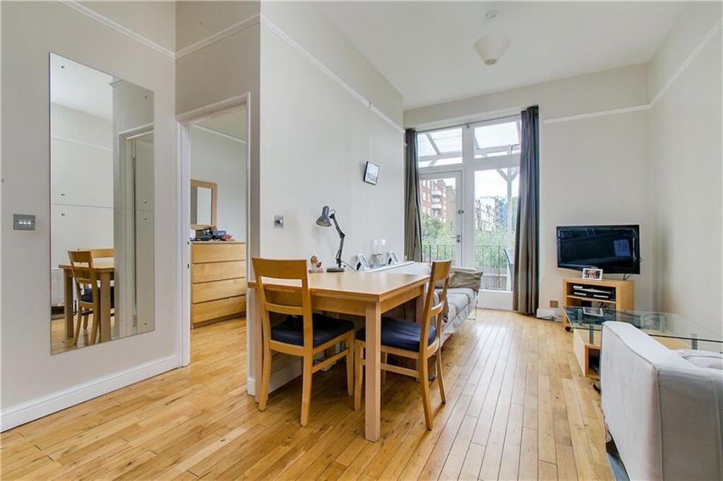 2 bed 1st Floor Flat for rent in Hammersmith. From Marsh & Parsons - Brook Green