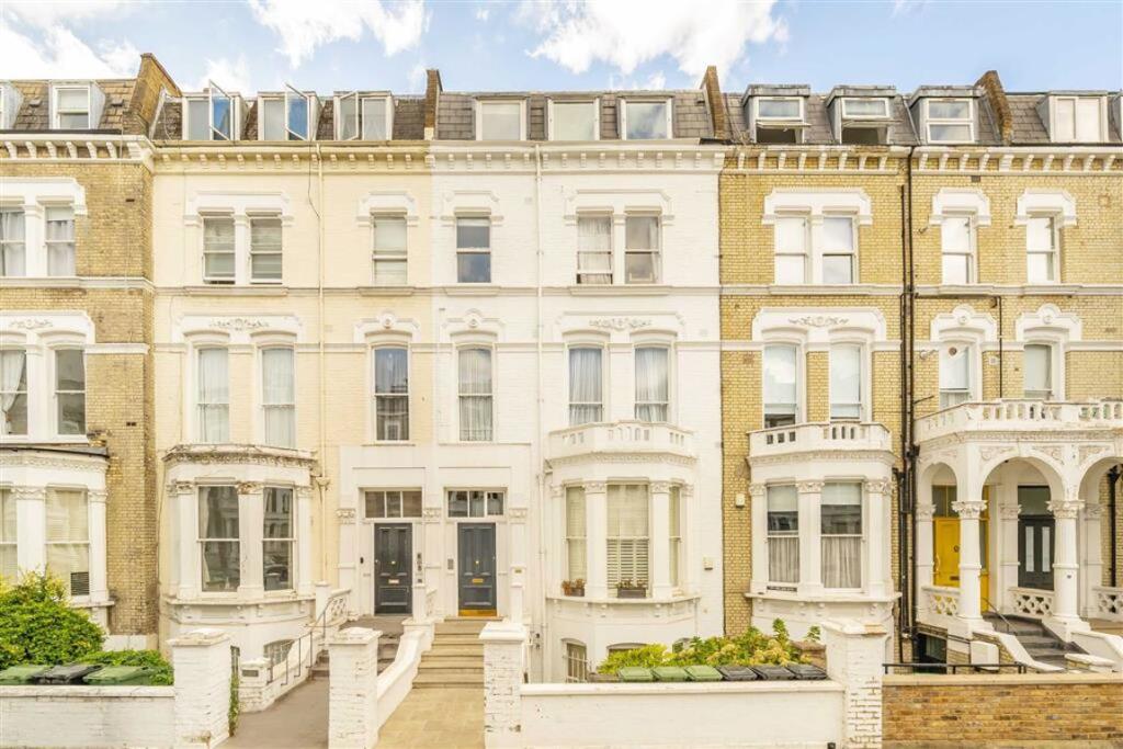 2 bed 1st Floor Flat for rent in Kensington. From Marsh & Parsons - Brook Green