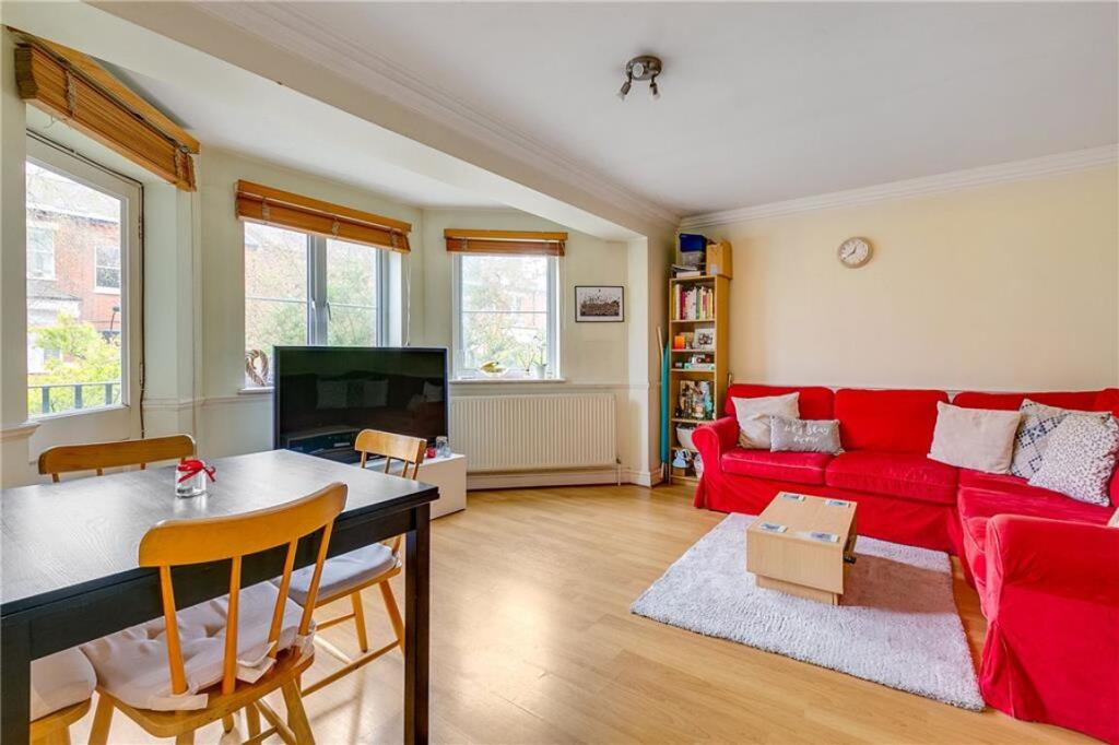 2 bed 1st Floor Flat for rent in Hammersmith. From Marsh & Parsons - Brook Green 2 bed 1st Floor Flat for rent in Hammersmith. From Marsh & Parsons - Brook Green