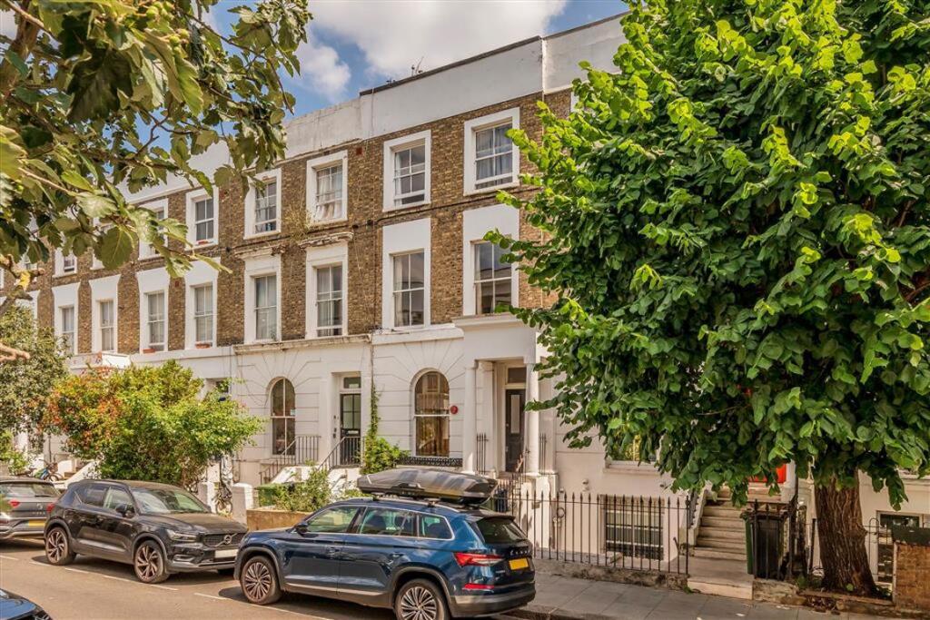 3 bed 1st Floor Flat for rent in Hammersmith. From Marsh & Parsons - Brook Green 3 bed 1st Floor Flat for rent in Hammersmith. From Marsh & Parsons - Brook Green