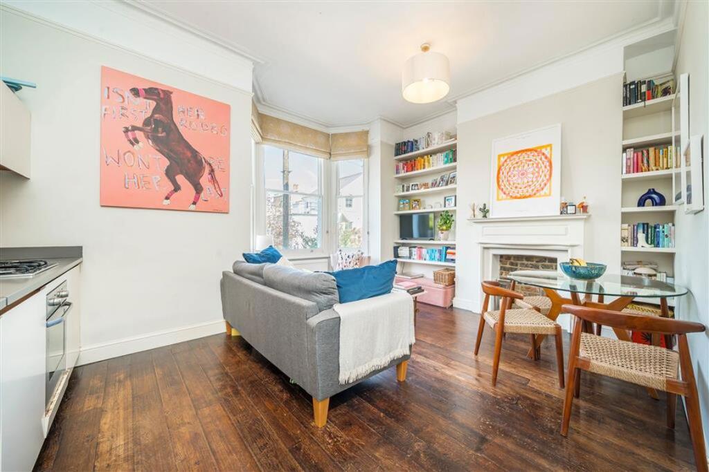 1 bed 1st Floor Flat for rent in Hammersmith. From Marsh & Parsons - Brook Green