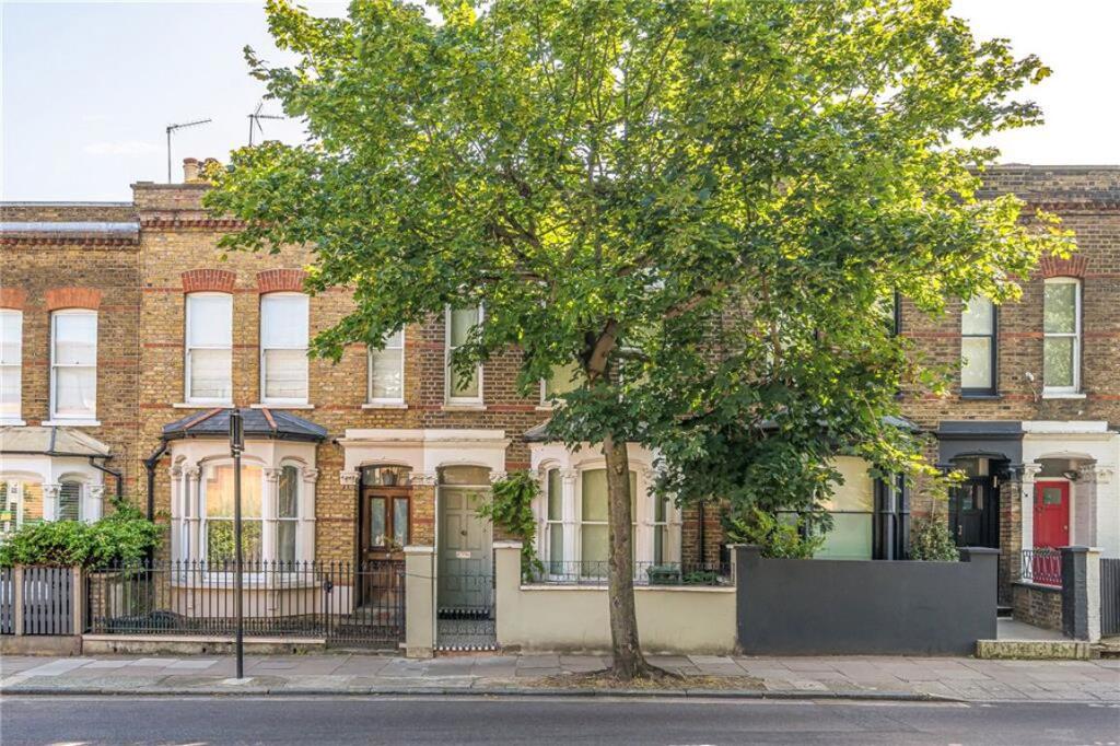 2 bed Mid Terraced House for rent in Camden Town. From Marsh & Parsons - Camden Town & Tufnell Park